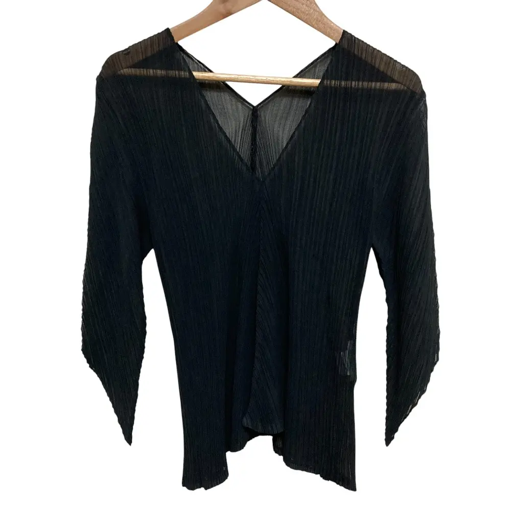 ISSEY MIYAKE WHITE LABEL イッセイミヤケ ホワイトレーベル Vネック シアー プリーツ カットソー IM44FJ718 サイズ2 ブラック