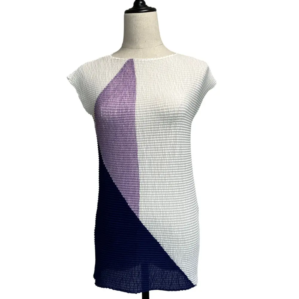 クリーニング済み ISSEY MIYAKE イッセイミヤケ フレンチスリーブ プリーツカットソー IM21FJ154 サイズ2 ホワイト