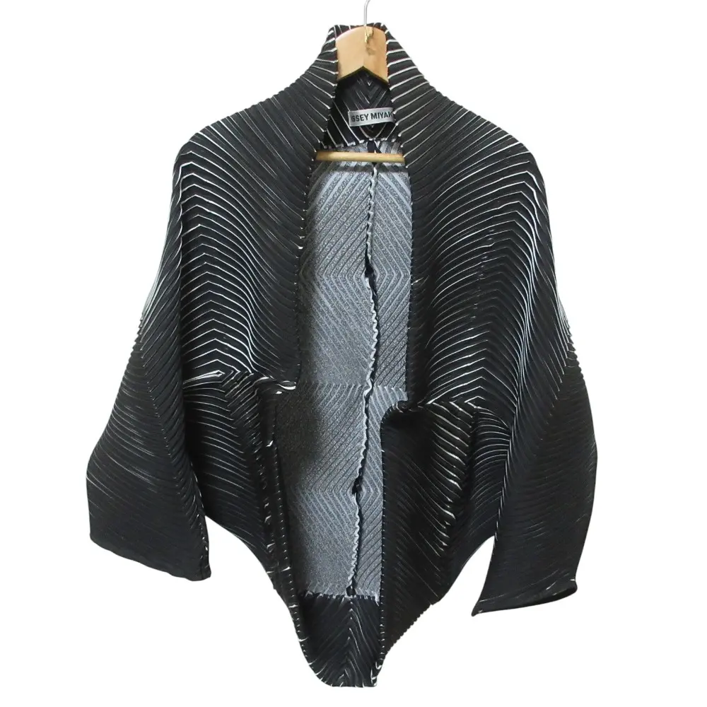 ISSEY MIYAKE イッセイミヤケ プリーツ 変形 ボレロ カーディガン IM91FD034 サイズ2 ブラック