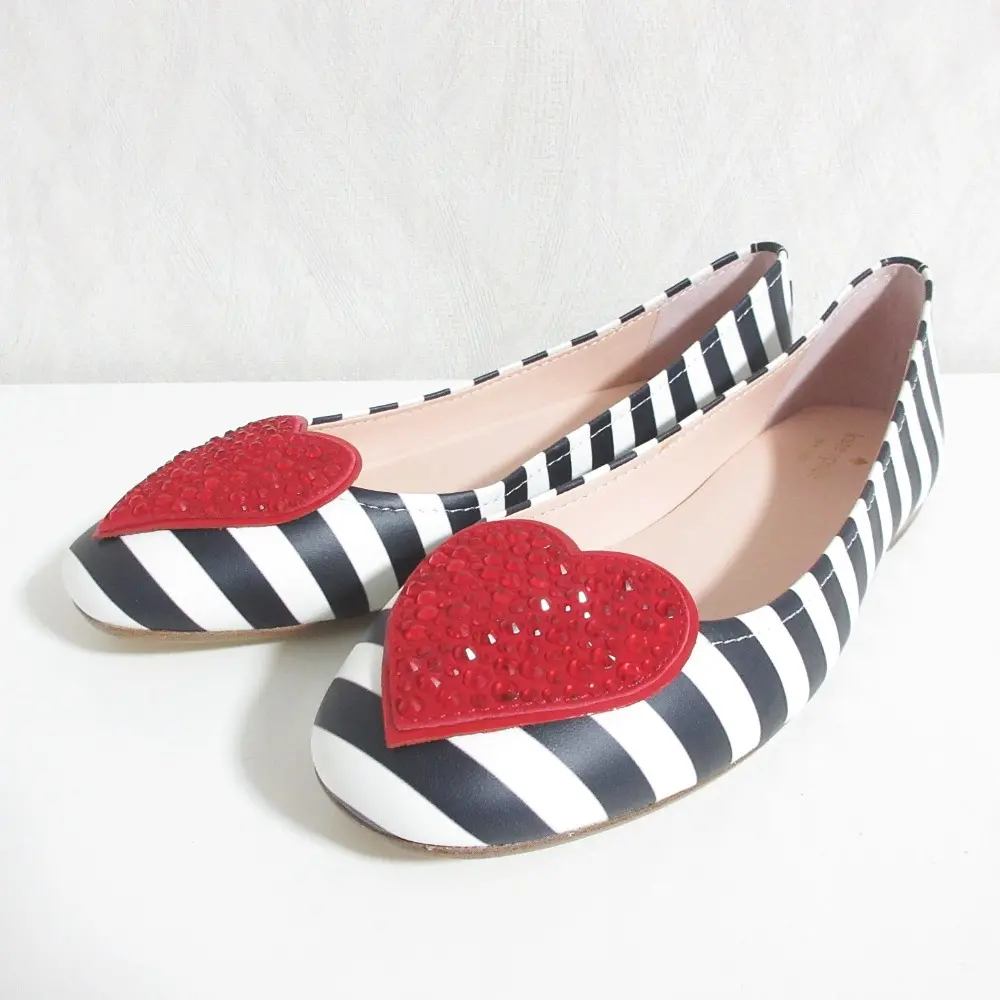 kate spade new york ケイトスペード ハートモチーフ ボーダー フラットパンプス サイズ9M 26cm相当 ブラック ホワイト レッド
