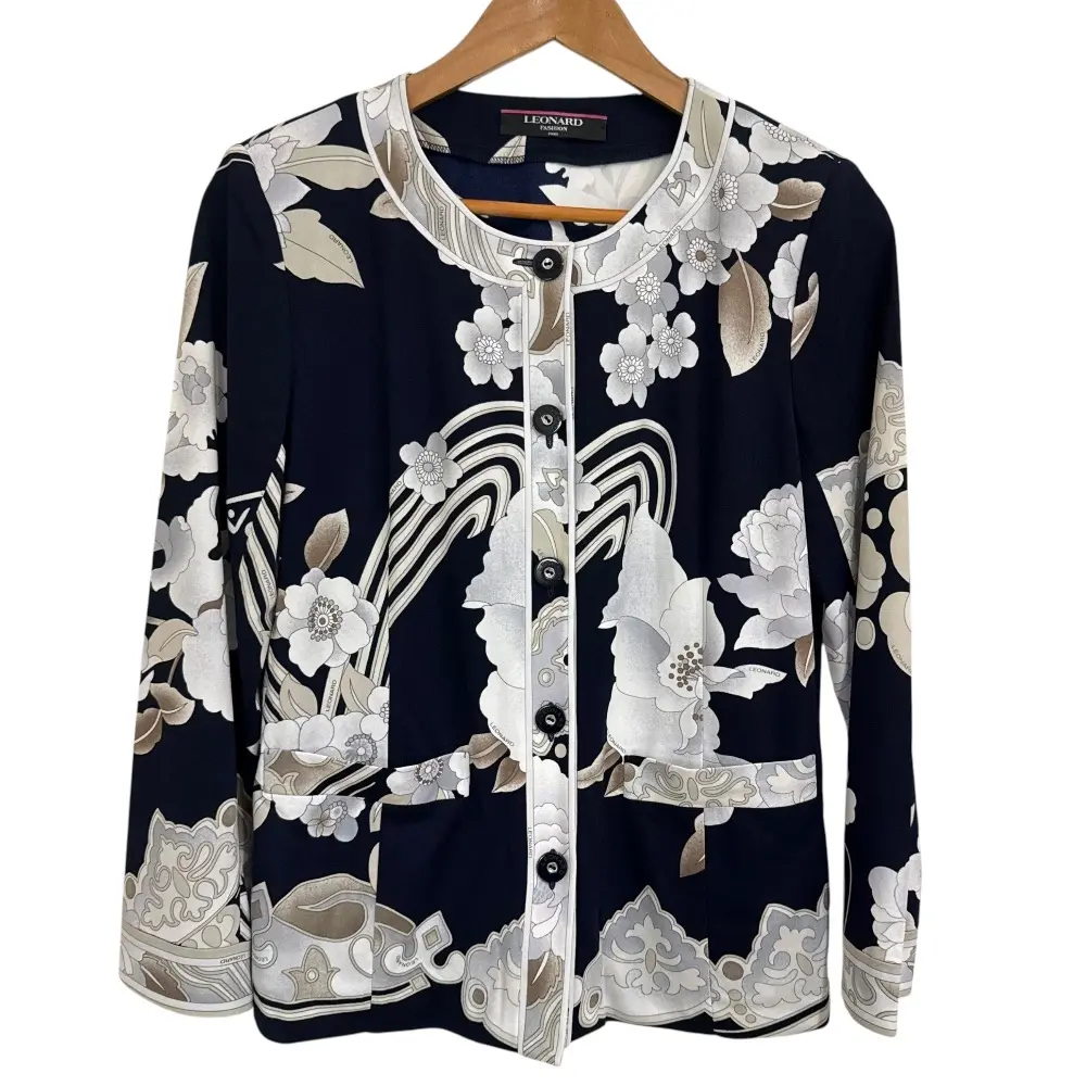 クリーニング済み LEONARD FASHION レオナールファッション カンカンストレッチ ノーカラージャケット L ダークネイビー