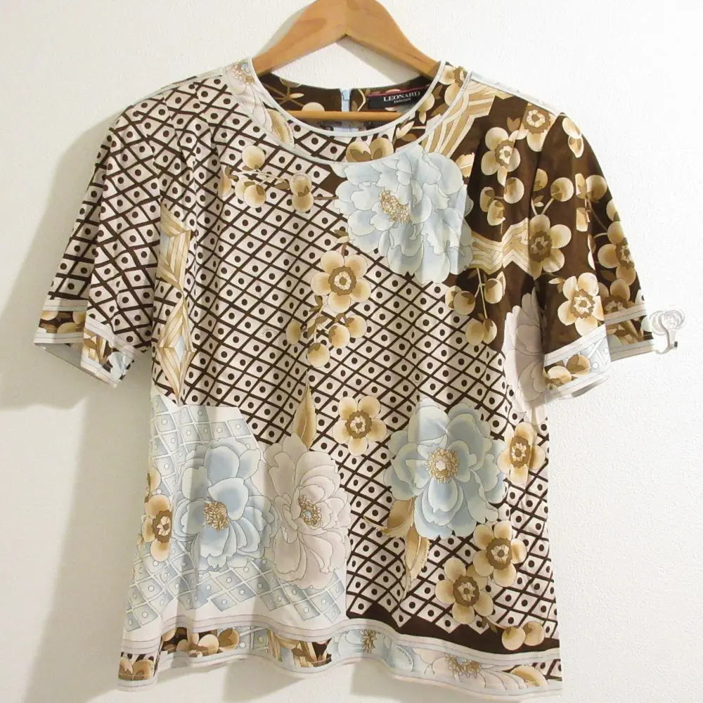 LEONARD レオナール フラワープリント コットン100％ 半袖 クルーネック Tシャツ カットソー 42 ブラウン系