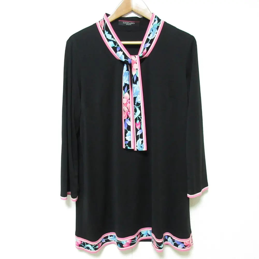 LEONARD レオナール カンカン素材 フラワープリント リボン チュニックカットソーサイズ42 ブラック ピンク
