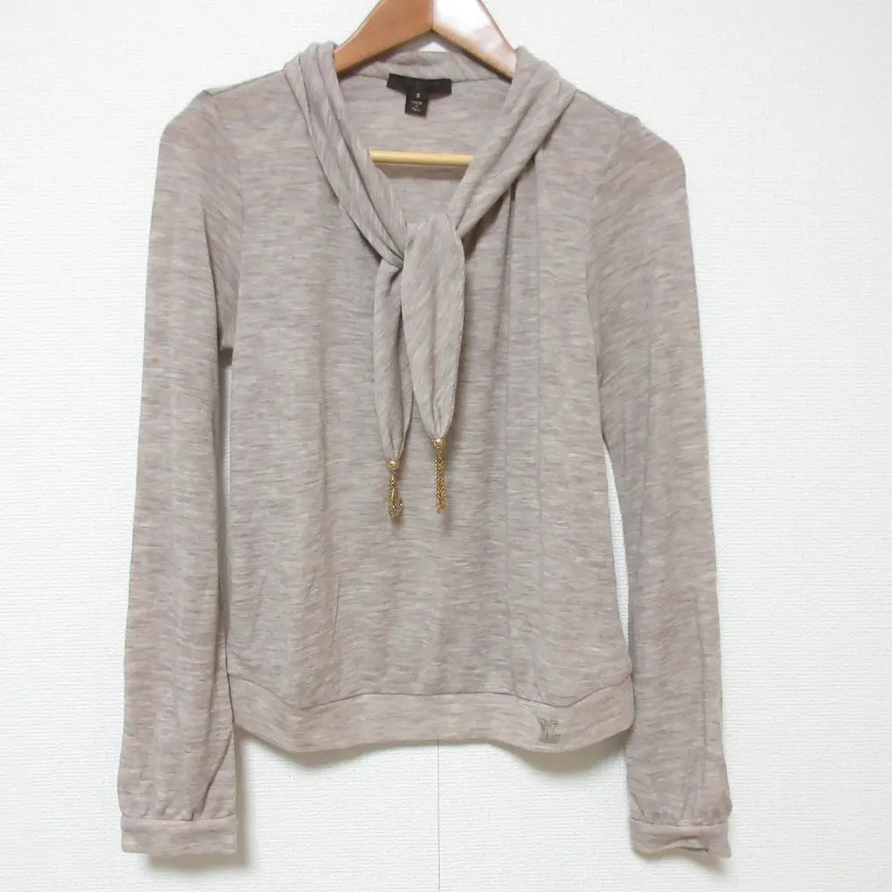 LOUIS VUITTON ルイヴィトン ボウタイ ロゴチャーム付き ウールニットセーター サイズS グレージュ