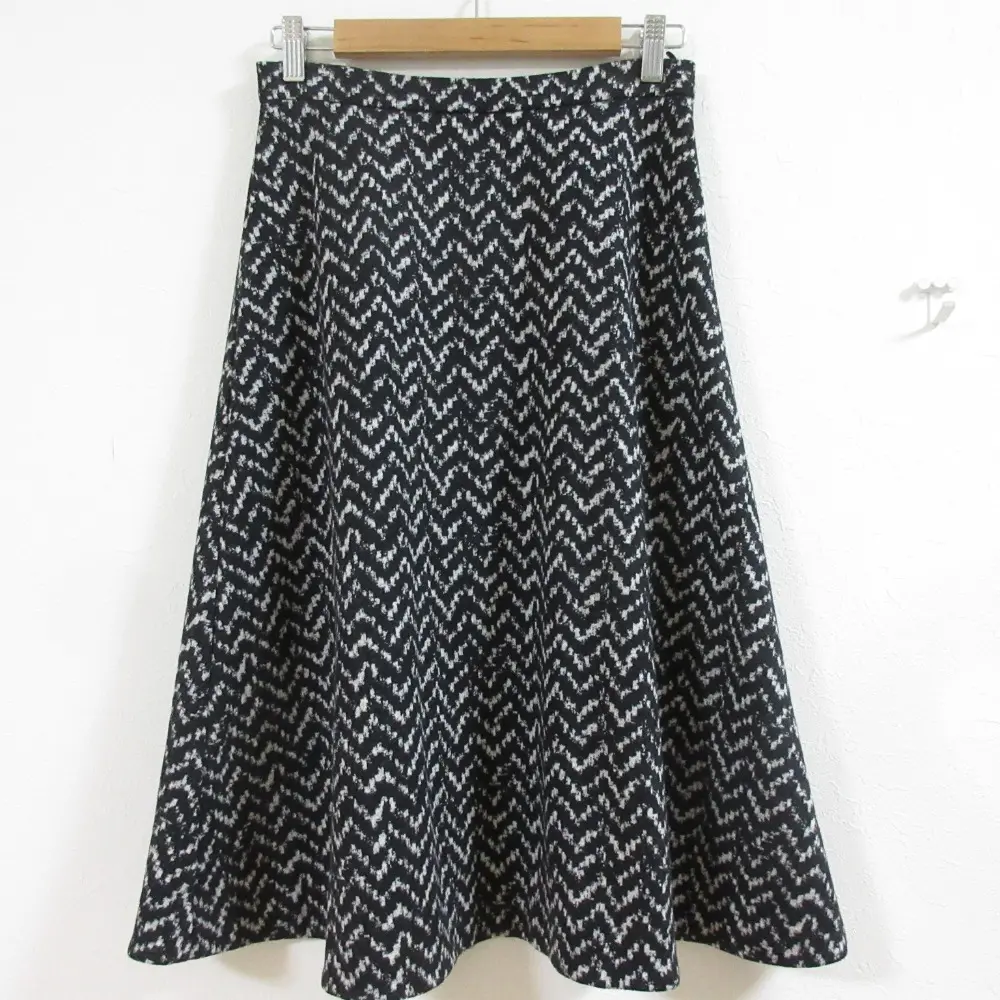 Max Mara マックスマーラ PURE NEW WOOL ミモレ丈 フレアスカート 40 ブラック×ホワイト