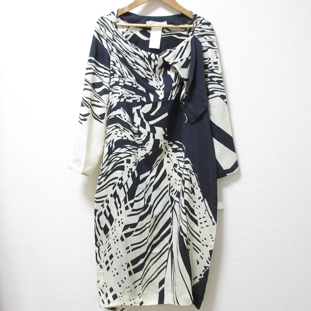 INTREND イントレンド マックスマーラ シルク100％ 総柄 長袖 ひざ丈 Iライン ワンピース ドレス 42 ブラック×ホワイト