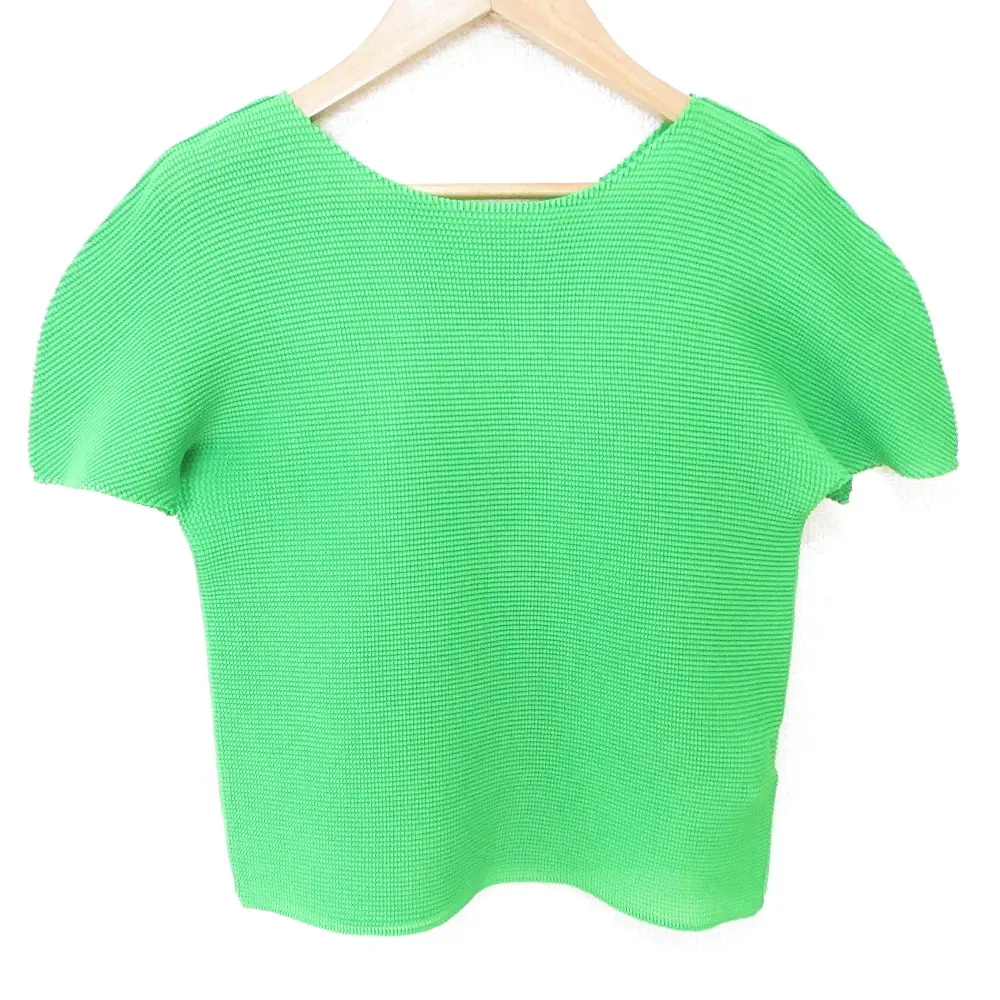 me ISSEY MIYAKE ミーイッセイミヤケ 半袖 ショート丈 カットソー トップス グリーン