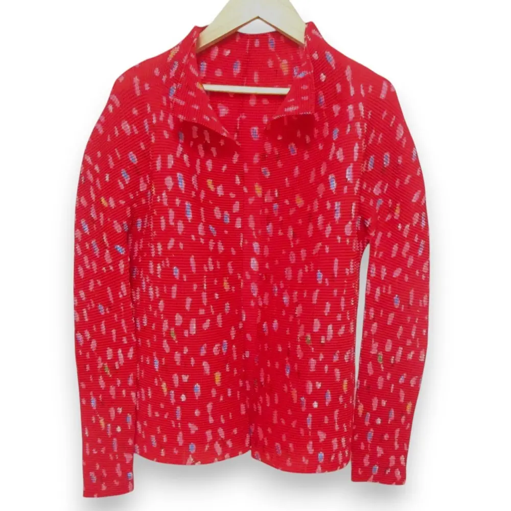 me ISSEY MIYAKE ミーイッセイミヤケ 総柄 オープンフロント プリーツカーディガン MI22FO501 レッド系