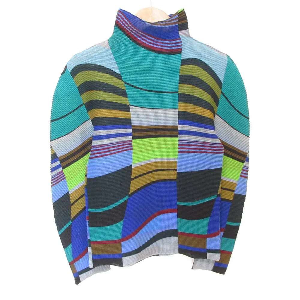 me ISSEY MIYAKE ミー イッセイミヤケ 総柄 ボトルネック 長袖 ボックスプリーツ カットソー マルチカラー