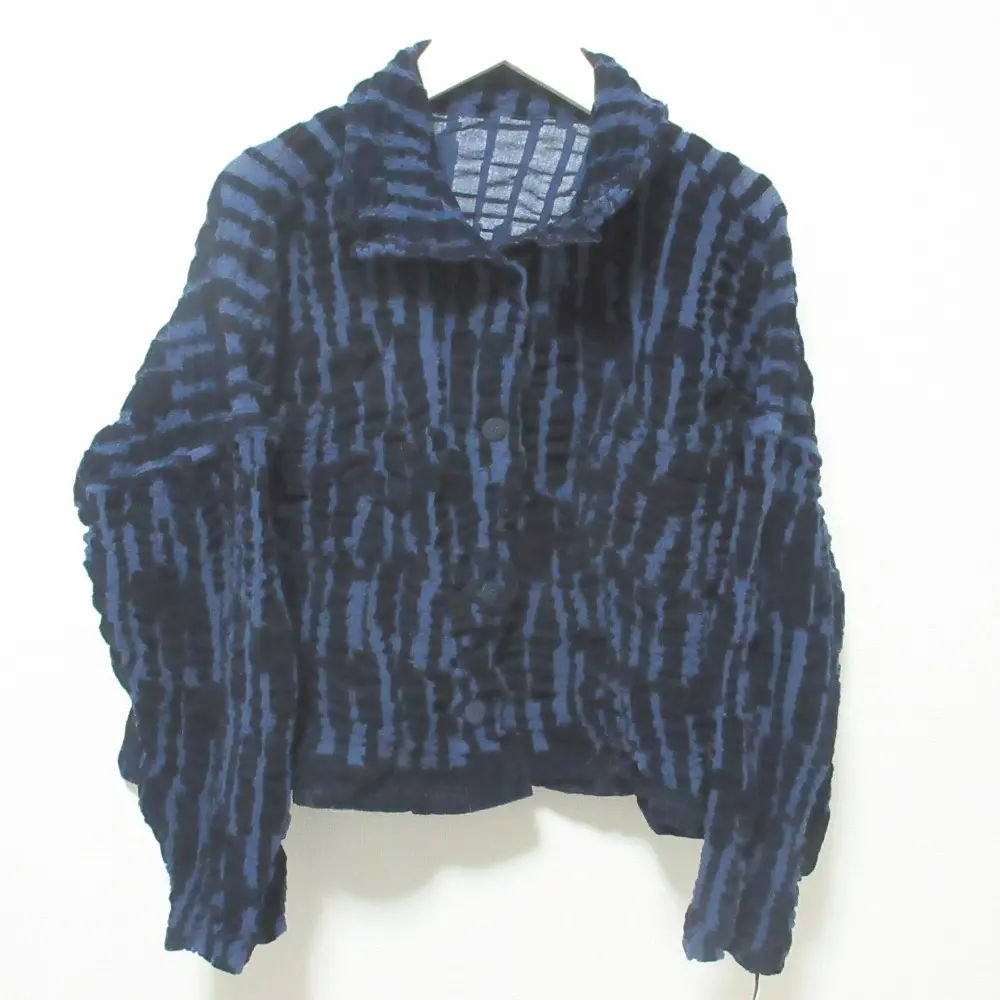 24AW me ISSEY MIYAKE ミーイッセイミヤケ PIANO FLOCKY CAULIFLOWER ロングスリーブ カーディガン MI44FO742 ネイビー