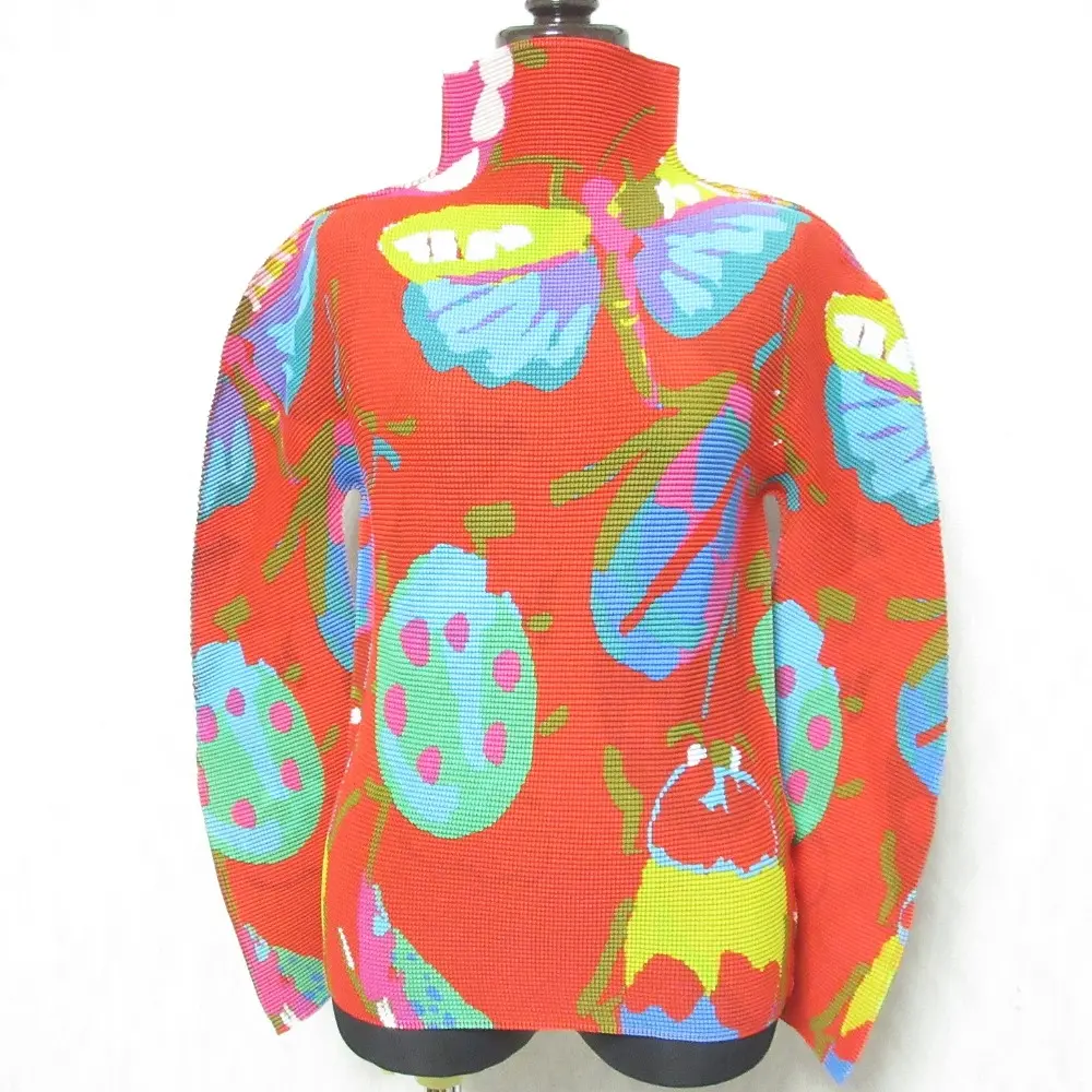 23SS me ISSEY MIYAKE  ミー イッセイミヤケ 昆虫柄 ストレッチ プリーツトップス カットソー MI31FJ231 レッド