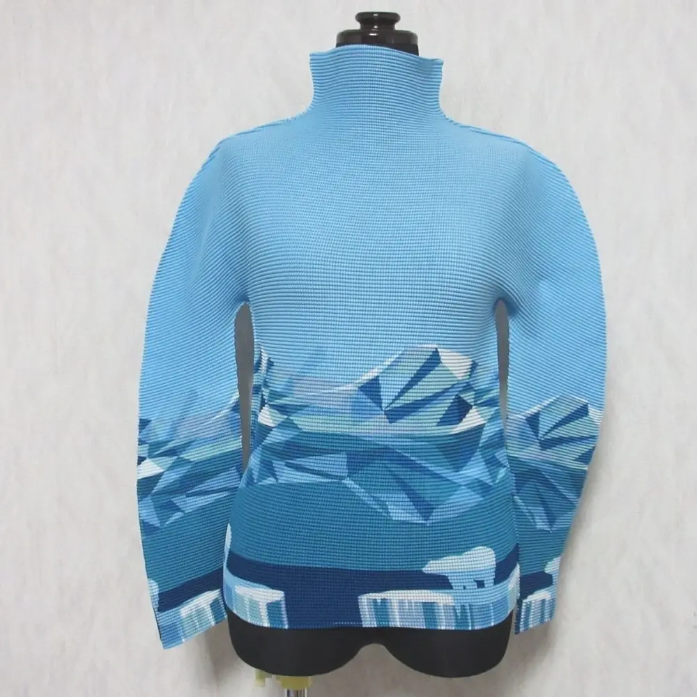 me ISSEY MIYAKE ミーイッセイミヤケ ボックスプリーツ 北極プリント シロクマ カットソー MI61FJ201 スカイブルー