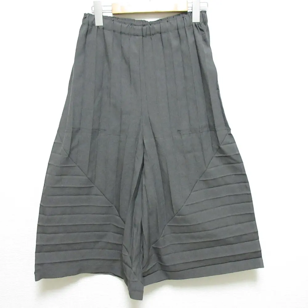 me ISSEY MIYAKE ミーイッセイミヤケ イージーウエスト プリーツワイドパンツ グレー
