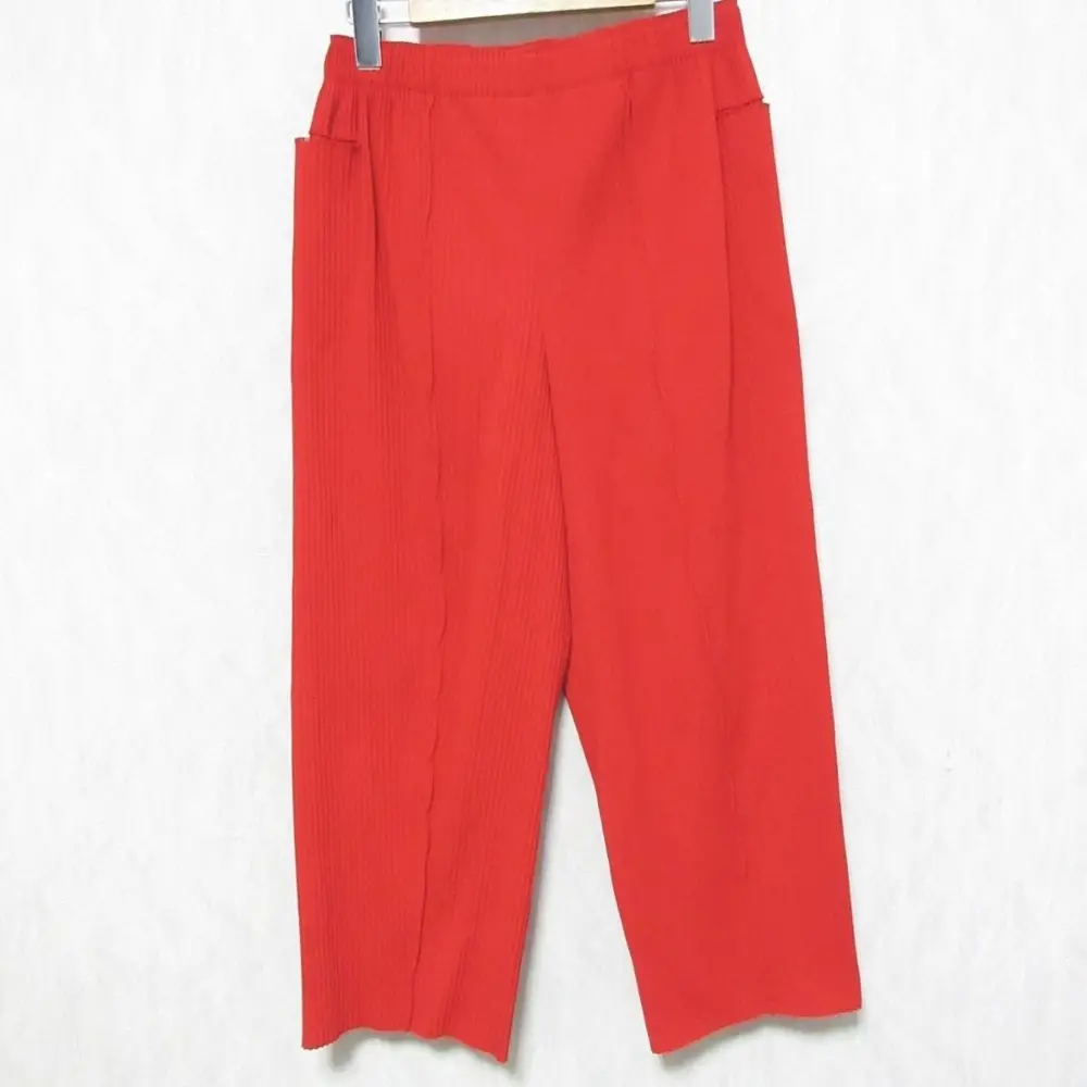 23AW me ISSEY MIYAKE ミーイッセイミヤケ FINE KNIT PLEATS BOTTOM 2 イージープリーツパンツ MI34KF783 レッド