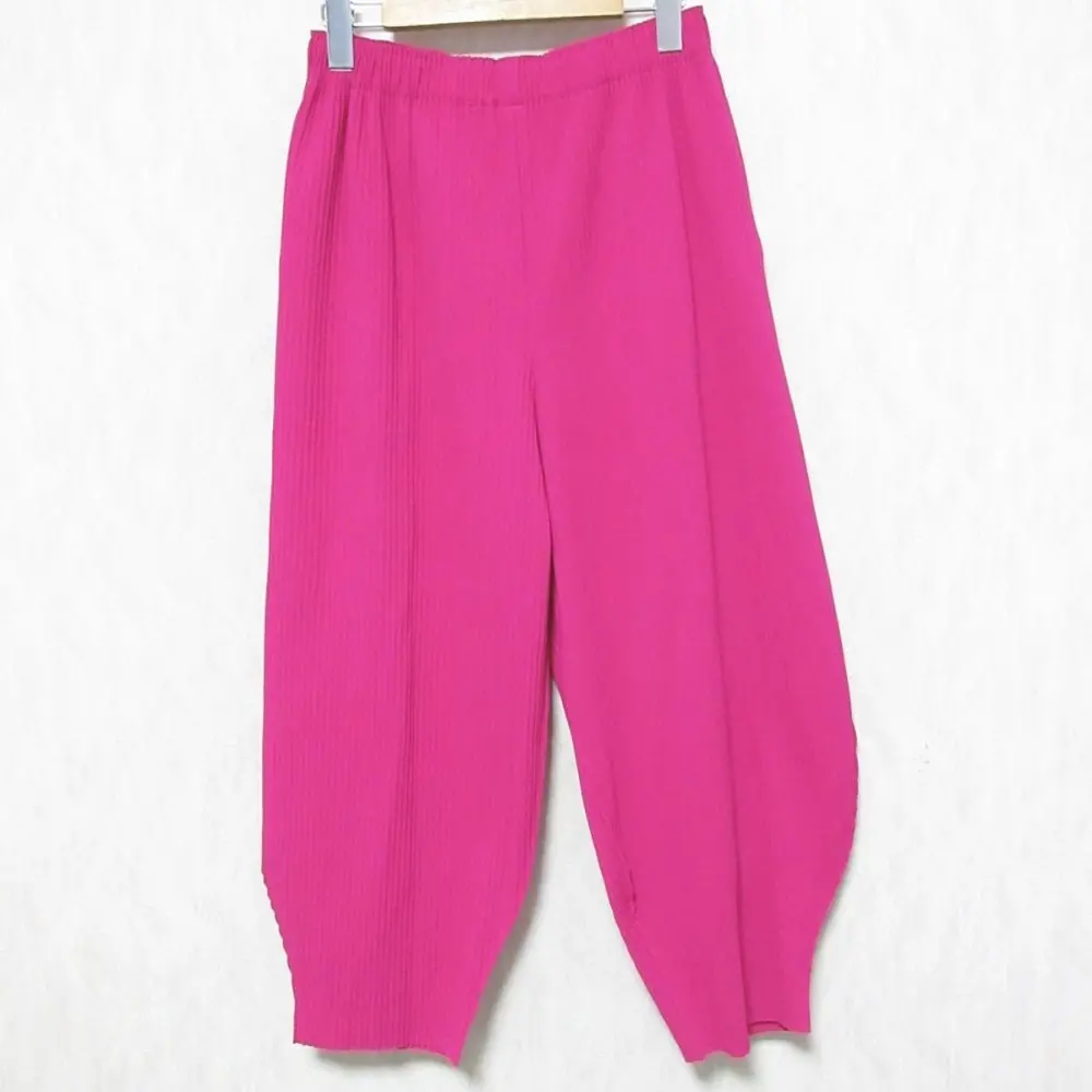 23AW me ISSEY MIYAKE ミーイッセイミヤケ FINE KNIT PLEATS ファインニット プリーツパンツ MI34KF537 ピンク