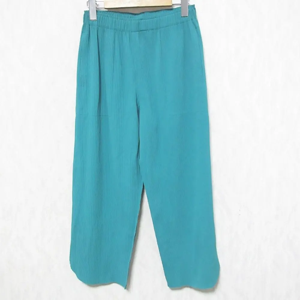 23AW me ISSEY MIYAKE ミーイッセイミヤケ WING PLEATS PANTS イージー ウエストプリーツパンツ MI34KF927 グリーン