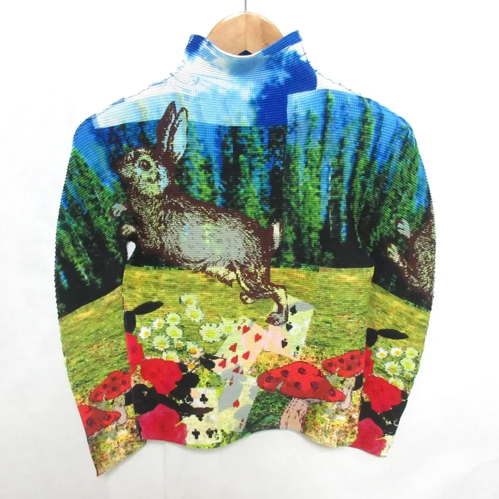 me ISSEY MIYAKE ミーイッセイミヤケ 不思議の国のアリスプリント ロングスリーブ 長袖 カットソー マルチカラー