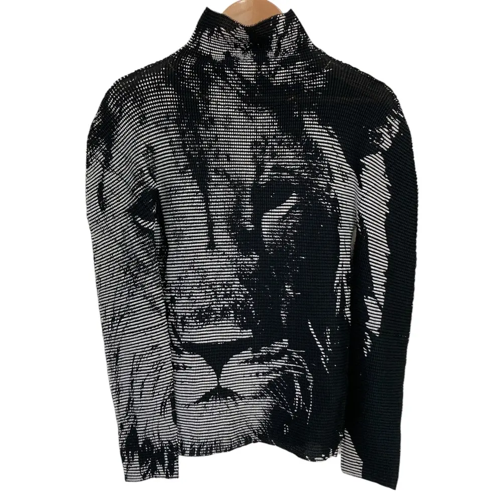 me ISSEY MIYAKE ミーイッセイミヤケ ライオン柄 ワッフルプリーツ 長袖 ハイネック カットソー MI53KJ261 ブラック