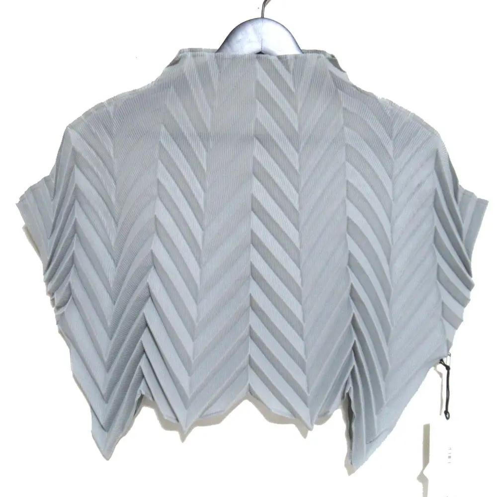 25SS me ISSEY MIYAKE ミー イッセイミヤケ STRA PLEATS ショートスリーブ プリーツ ハイネックトップ ブラウス ライトグレー