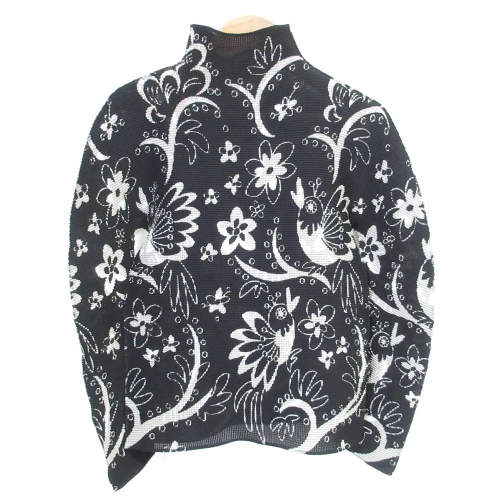 ISSEIMIYAKE me イッセイミヤケ フラワープリント ハイネック ロングスリーブ ボックスプリーツ ブラウス カットソー ブラック