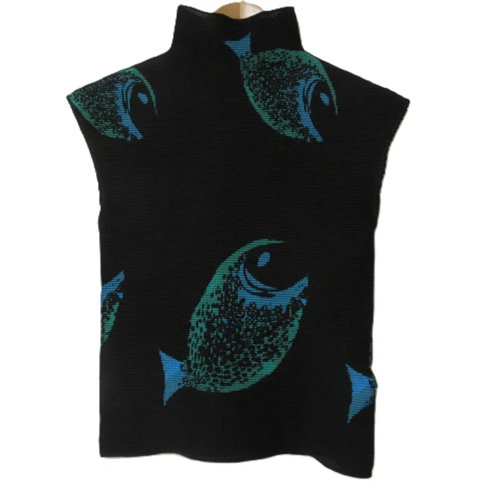 me ISSEY MIYAKE イッセイミヤケ ボックスプリーツ フィッシュプリント ノースリーブブラウス カットソー MI21FK523 ブラック