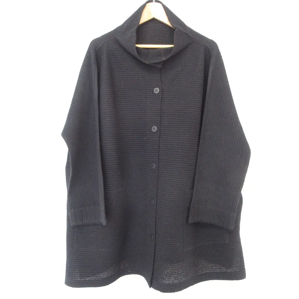 ミー イッセイミヤケ（me ISSEY MIYAKE）の高価買取ならリブラ宅配買取