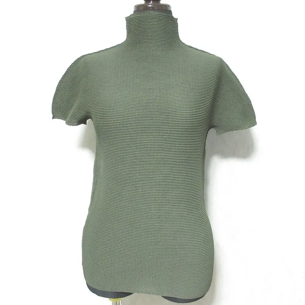 me ISSEY MIYAKE  ミー イッセイミヤケ ボックスプリーツ フレンチスリーブカットソー MI33FK505 カーキ