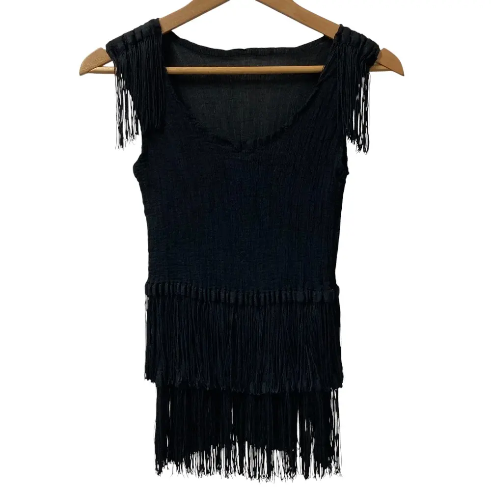 me ISSEY MIYAKE ミー イッセイミヤケ フリンジ ノースリーブ トップス カットソー MI81FR351 ブラック