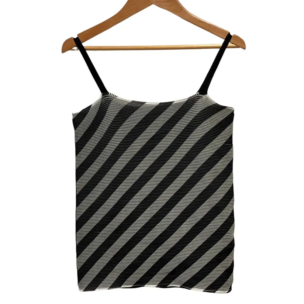 me ISSEY MIYAKE ミー イッセイミヤケ ストライプ ワッフルプリーツ キャミソール MI21FR601 サイズ1 グレー ブラック