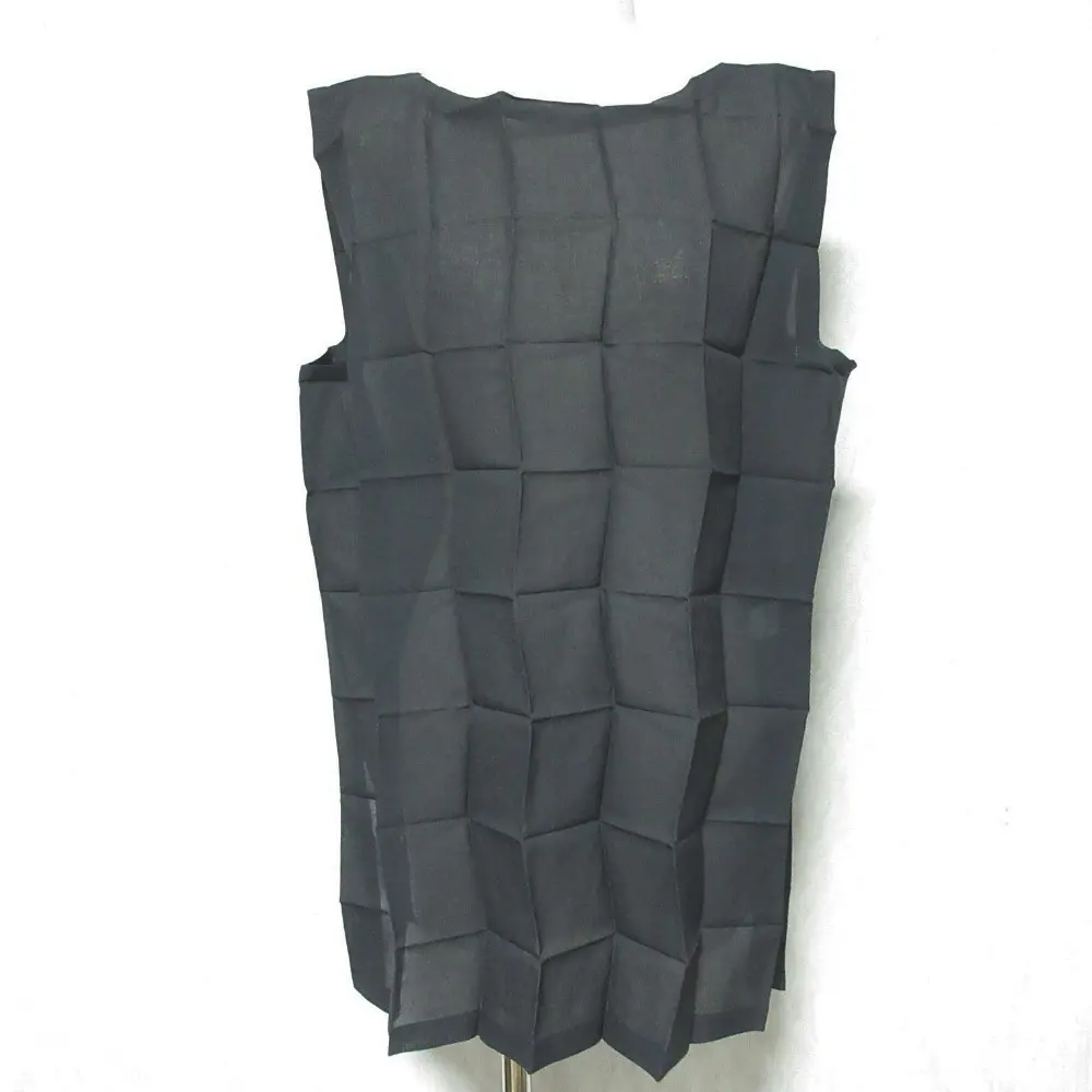 me ISSEY MIYAKE ミーイッセイミヤケ 25SS DICE PLEATS SHIRT ノースリーブカットソー MI51FT903 ブラック