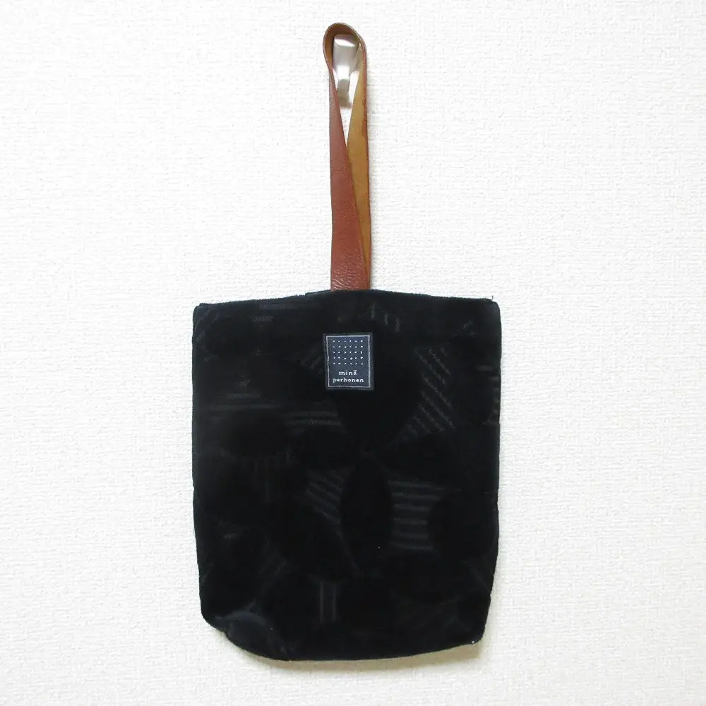 mina perhonen ミナペルホネン leaf リーフ ベルベットジャガード プイストバッグ ワンハンドル ハンドバッグ ブラック