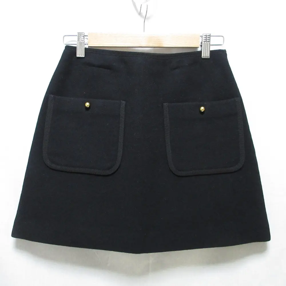 クリーニング済 MIUMIU ミュウミュウ バージンウール100％ 金ボタン ミニ丈 ウールスカート 40 ブラック
