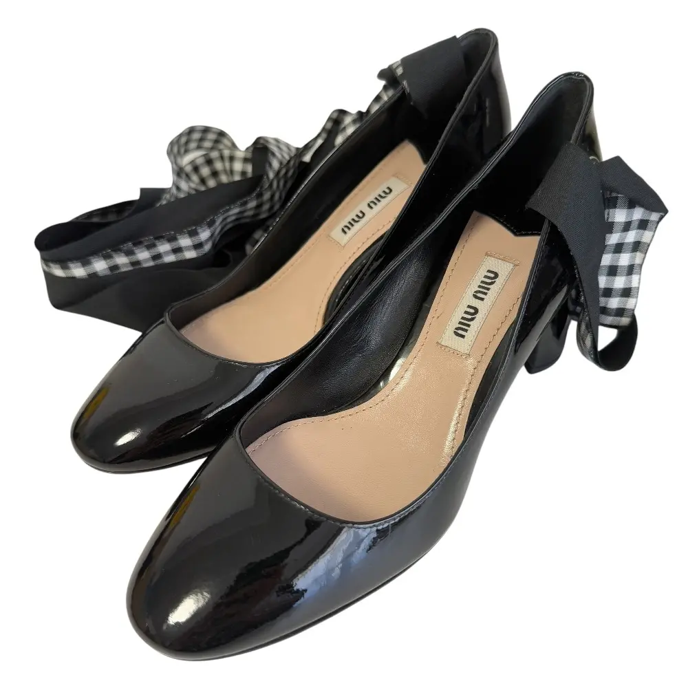 miumiu ミュウミュウ パテントレザー リボン付き レースアップ アーモンドトゥ パンプス 小さいサイズ 34 21cm相当 ブラック