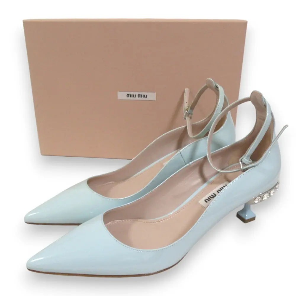 MIUMIU ミュウミュウ ビジュー パテントレザー ポインテッドトゥ アンクルストラップ パンプス 37 約24cm スカイブルー
