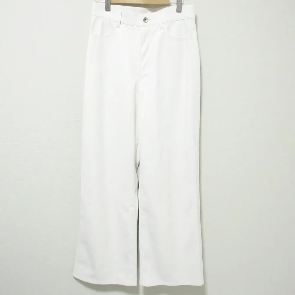 23AW MUSE de Deuxieme Classe ミューズドゥドゥーズィエムクラス フェイクレザー ワイド RECTEX タックパンツ 36 ホワイトの買取実績【2024年8月買取】