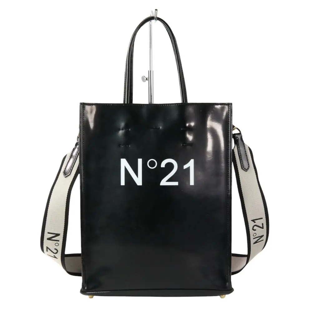 22SS N°21 ヌメロヴェントゥーノ ホリゾンタルショッパー 2WAY エナメル トートバッグ ショルダーバッグ ブラックの買取実績【2025年2月買取】