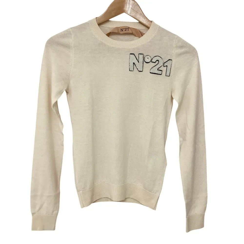 N21 ヌメロヴェントゥーノ シルクブレンド ロゴニット カットソー アイボリー