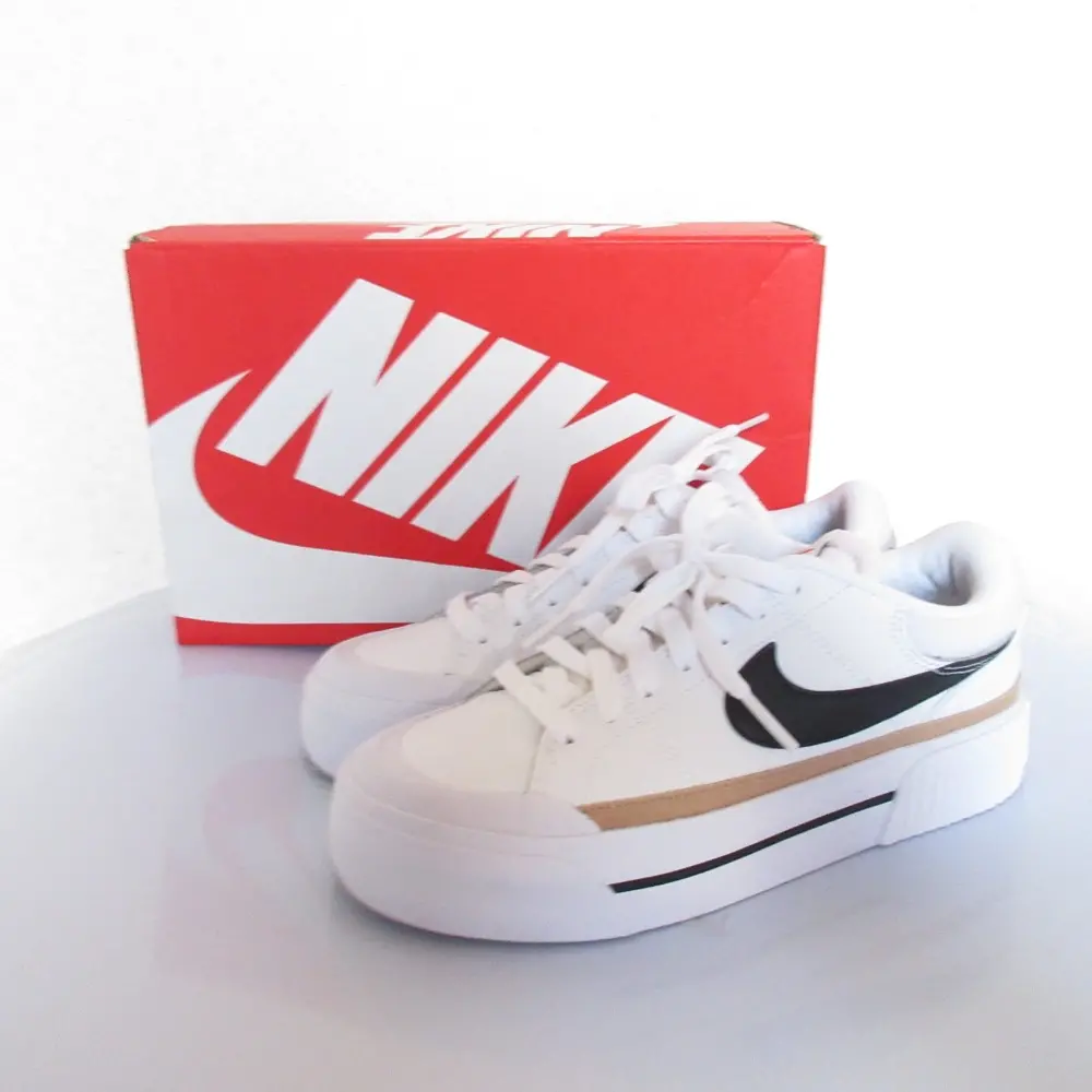 NIKE ナイキ WMNS COURT LEGACY LIFT コートレガシー スニーカー DM7590-100 23cm ホワイト