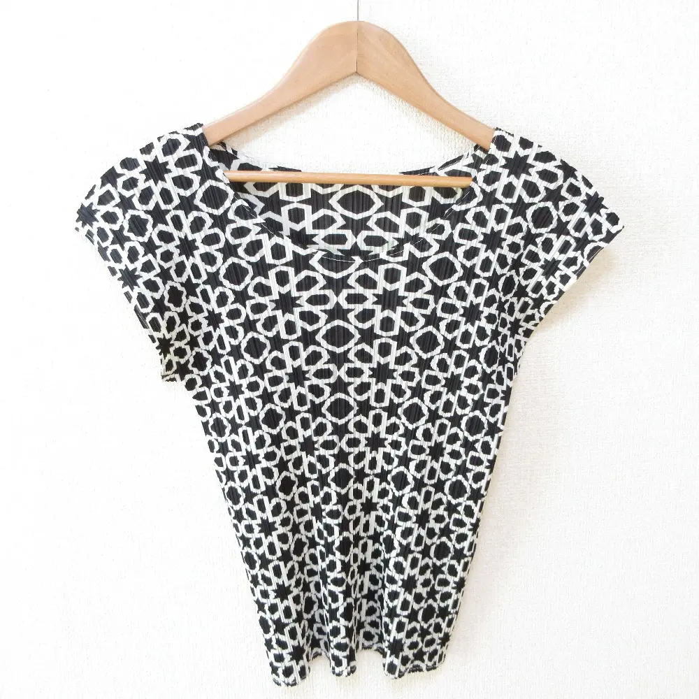 PLEATS PLEASE ISSEY MIYAKE プリーツプリーズ イッセイミヤケ 総柄 ノースリーブ シャツ ブラウス PP51-JK644 3 ブラック×ホワイト