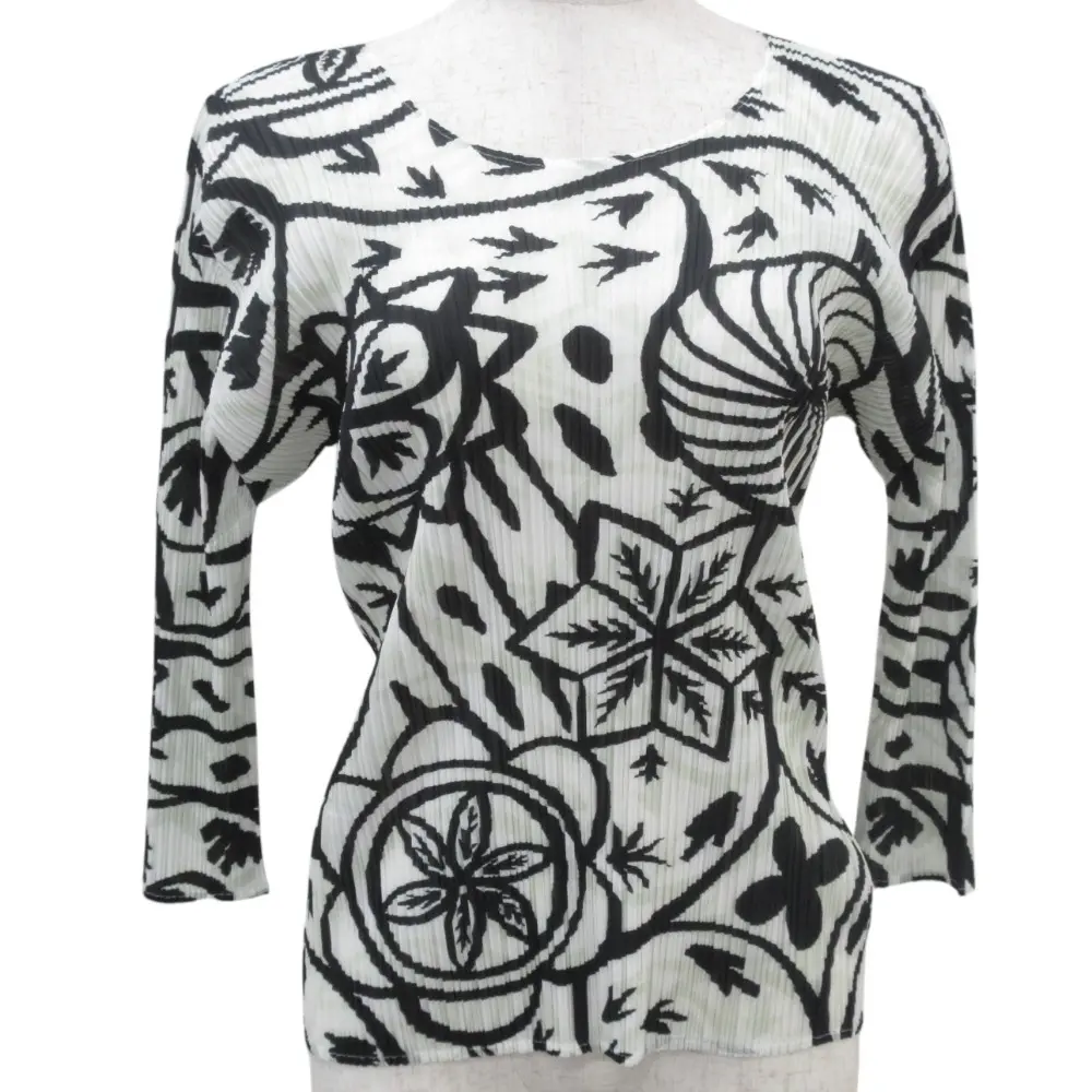 PLEATS PLEASE プリーツプリーズ イッセイミヤケ 総柄 プリント カットソー PP51-JK597 サイズ3 ブラック ホワイト