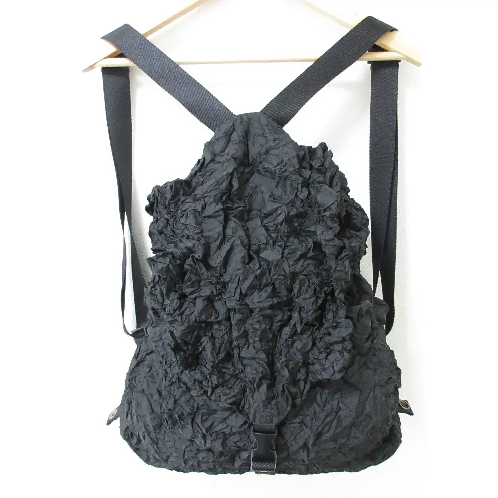 PLEATS PLEASE ISSEY MIYAKE プリーツプリーズ イッセイミヤケ しわ加工 リュックサック PP64-AG543 ブラック