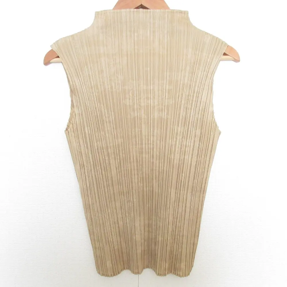 PLEATS PLEASE プリーツプリーズ イッセイミヤケ 透かしプリント ノースリーブ ハイネックカットソー キャメル