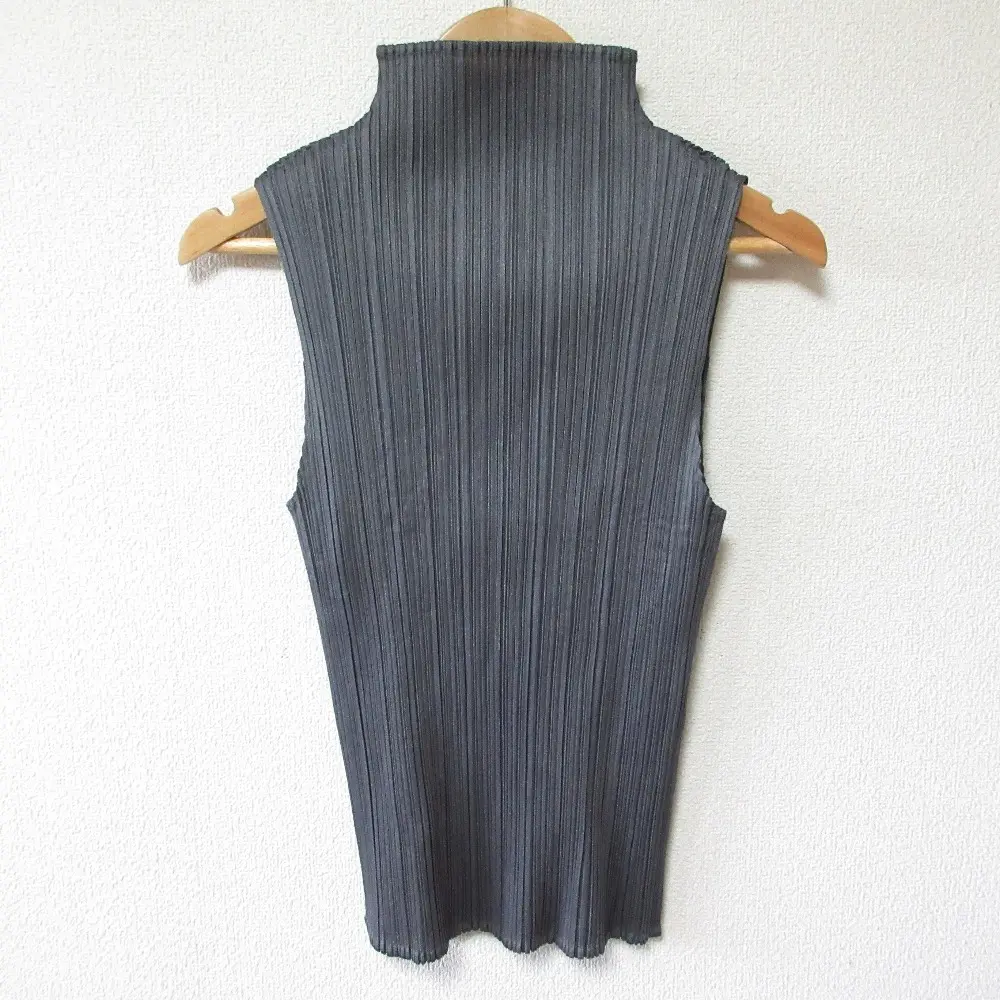 PLEATS PLEASE ISSEY MIYAKE プリーツプリーズ イッセイミヤケ ノースリーブ ハイネック カットソー サイズ3 グレー