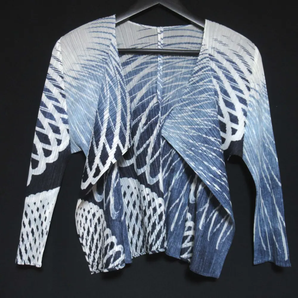 プリーツプリーズ イッセイミヤケ MOTION BLOUSE SHIRTS TOP 七分袖 総柄 プリーツ カーディガン PP71-J0682 03 ブルー系