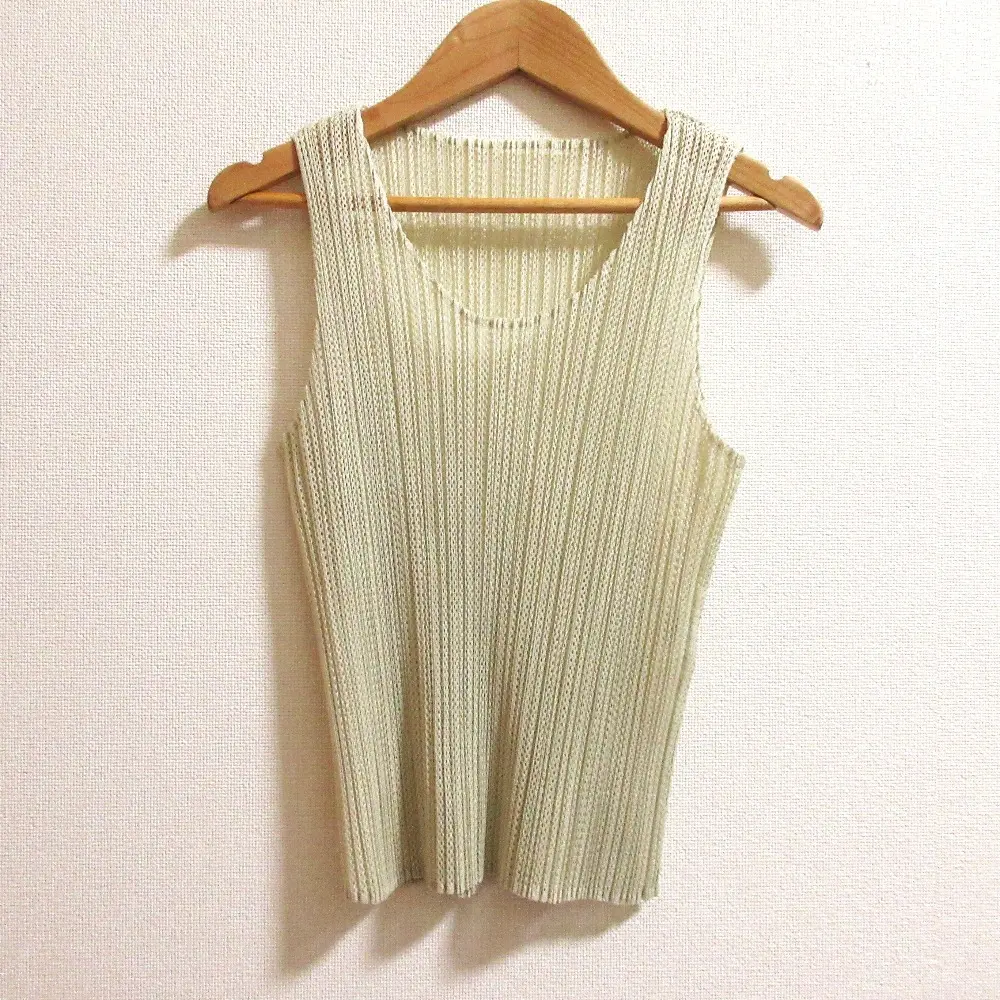 PLEATS PLEASE プリーツプリーズ イッセイミヤケ ノースリーブ メッシュ カットソー PP06-JK601 サイズ3 ライトベージュ