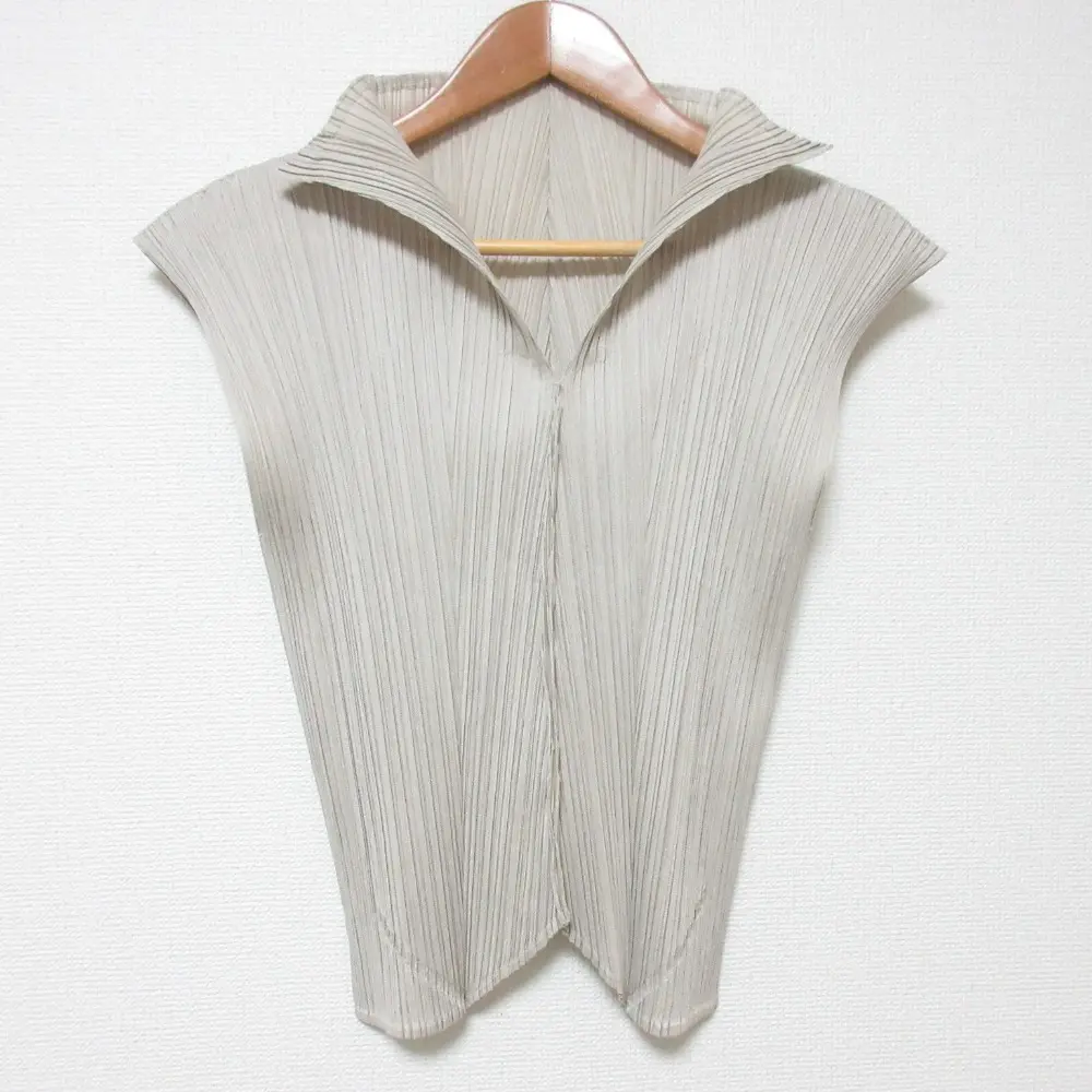 PLEATS PLEASE ISSEY MIYAKE プリーツプリーズ イッセイミヤケ ノースリーブ カットソー PP23-JJ140 サイズ3 ベージュ