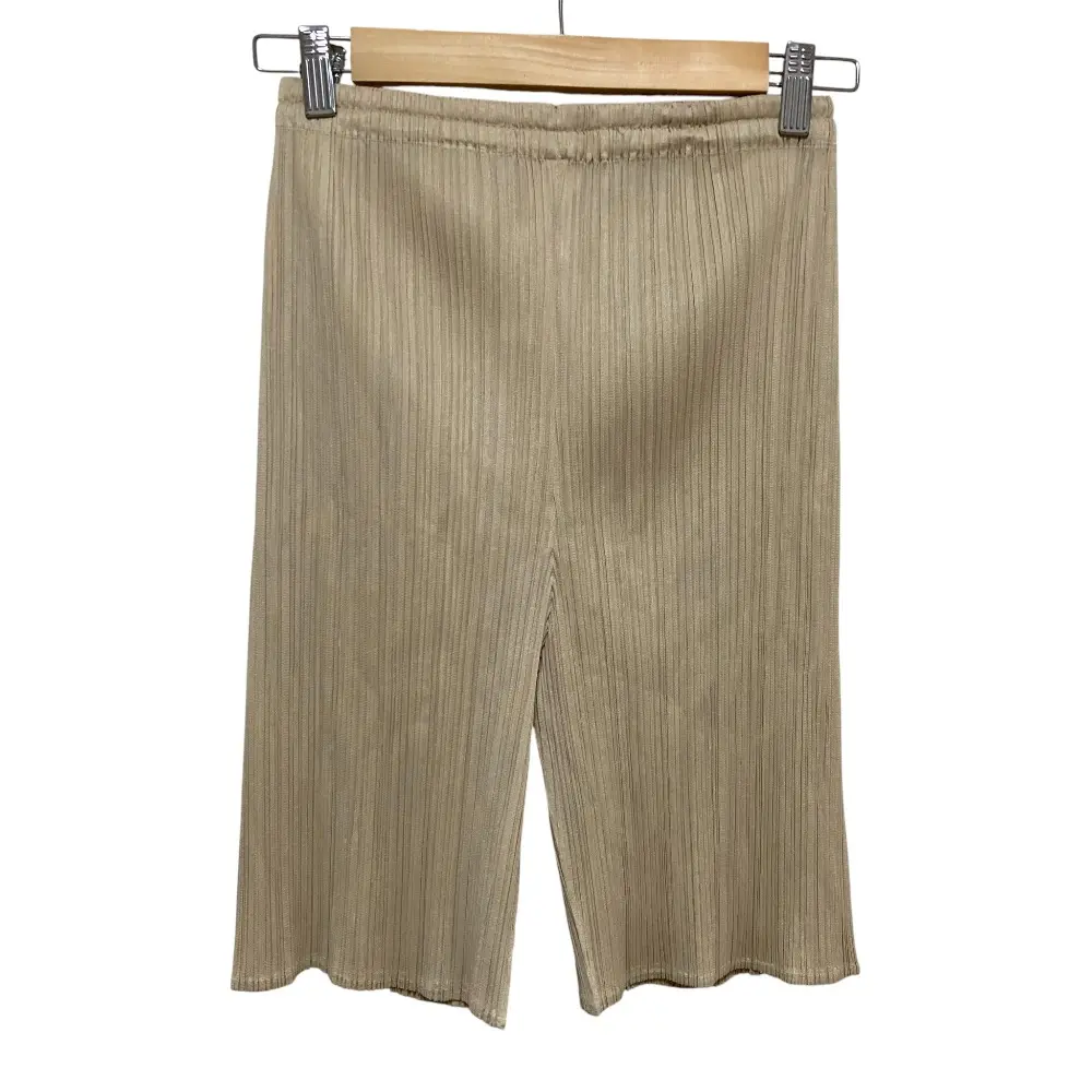 PLEATS PLEASE ISSEY MIYAKE プリーツプリーズ イッセイミヤケ ショートパンツ PP04-JF610 サイズ4 ベージュ