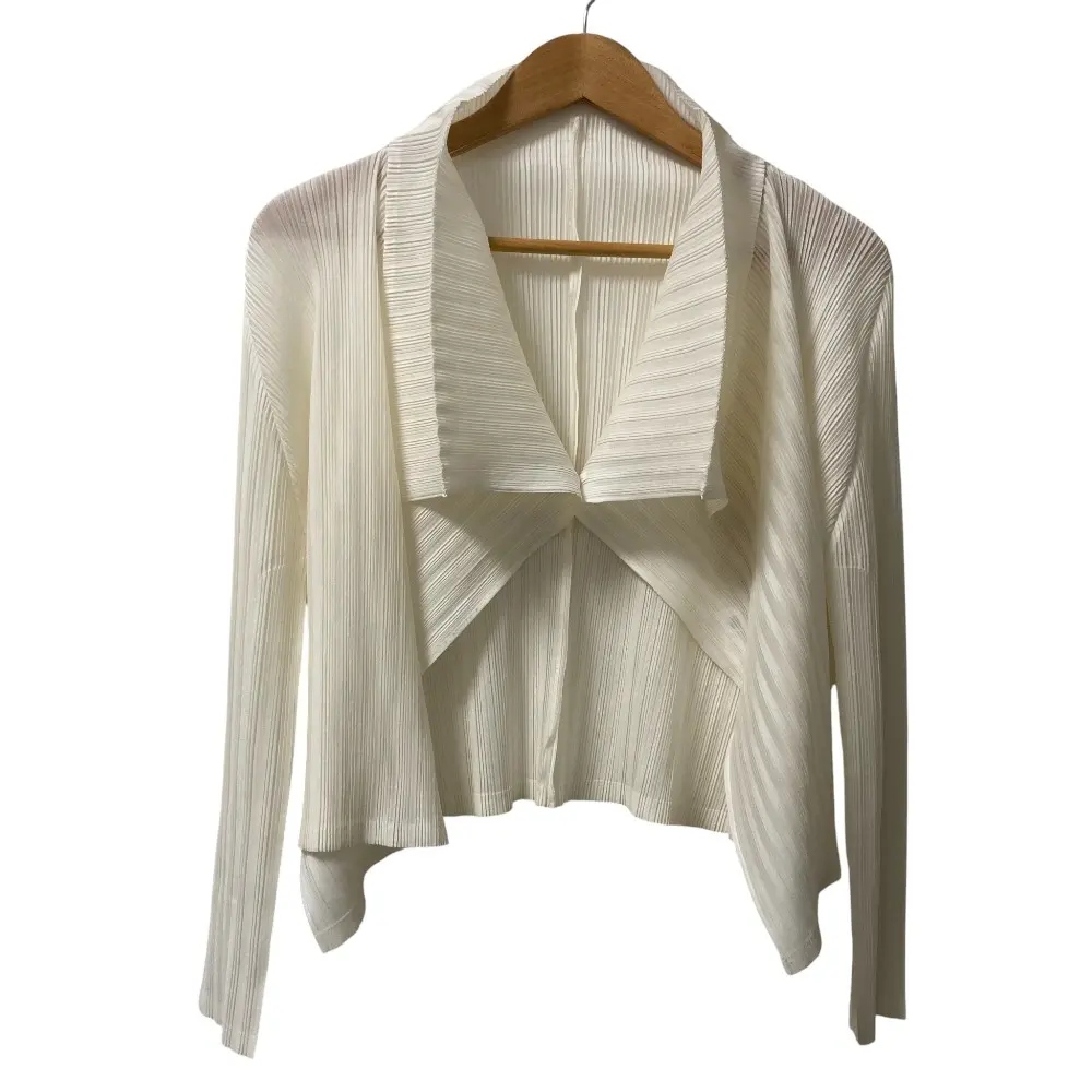 PLEATS PLEASE ISSEY MIYAKE プリーツプリーズ イッセイミヤケ クロップドカーディガン サイズ3 ホワイト