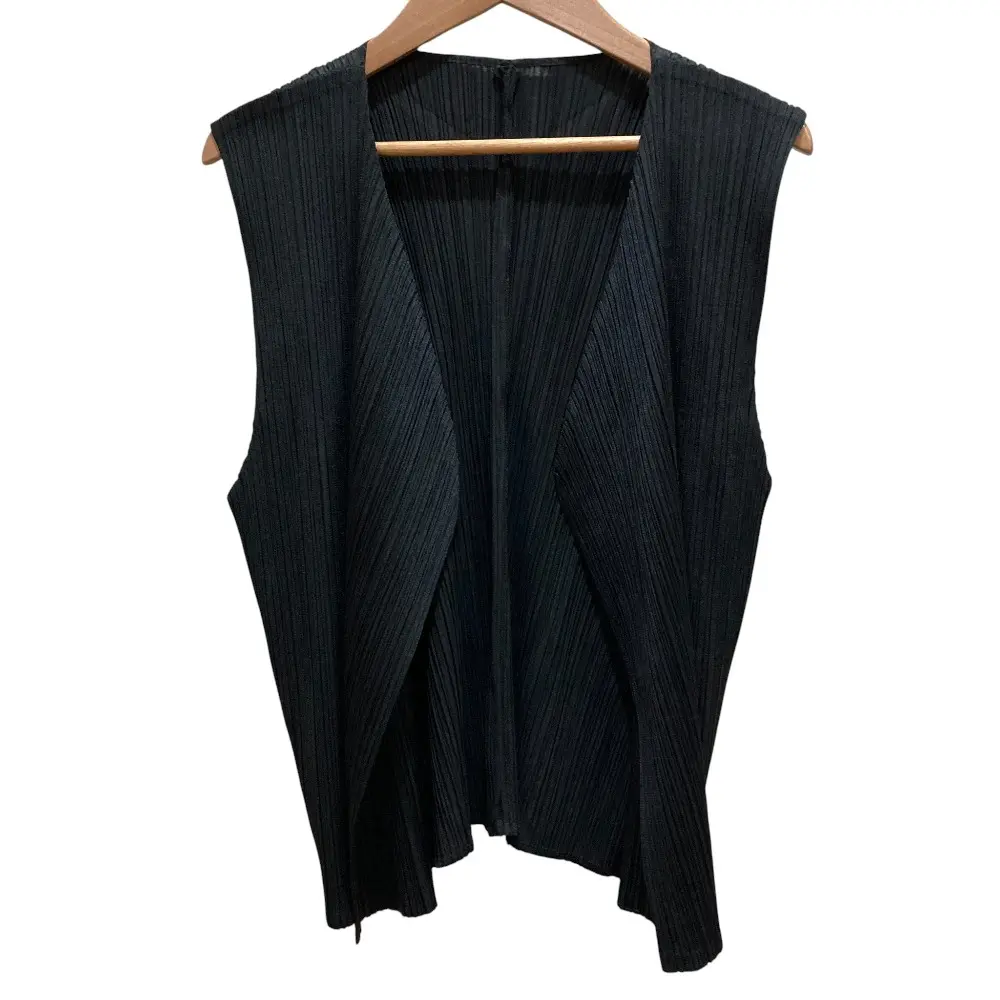 PLEATS PLEASE ISSEY MIYAKE プリーツプリーズ イッセイミヤケ ジレ ベスト PP04-JE621 SIZE3 ブラックの買取実績【2025年10月買取】