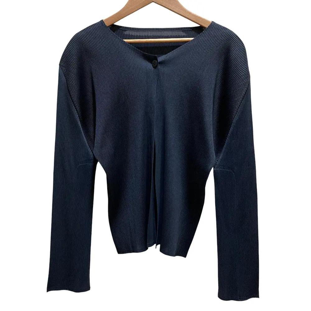 PLEATS PLEASE ISSEY MIYAKE プリーツプリーズ イッセイミヤケ カーディガン SIZE3 ネイビーの買取実績【2025年10月買取】
